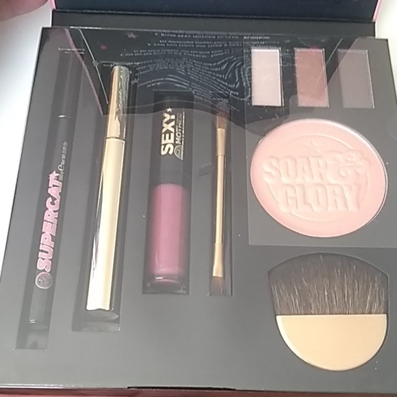 Soap & Glory Flatter Box - Picture 3 of 4